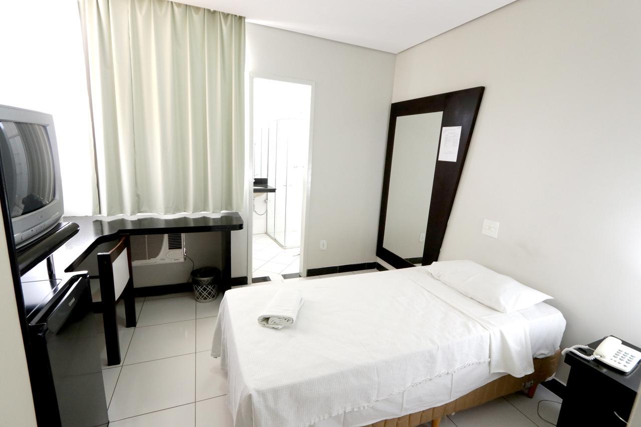 Hotel Monte Rey Montes Claros Exterior foto